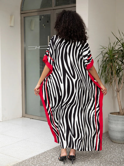 Stijlvolle Vrouwen Strand Kaftans - Zebra en Luipaardprint Zwem Cover-Ups voor Zomeruitjes en Maxi Jurk Elegantie
