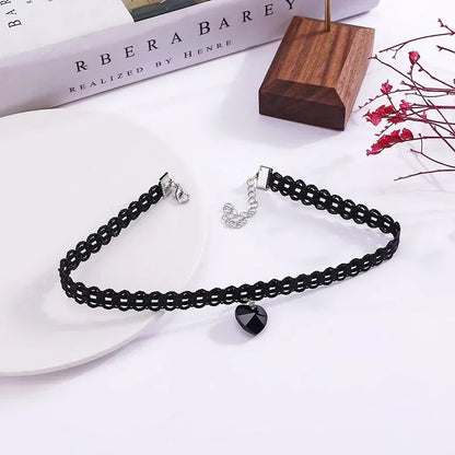 Elegante Vintage Fluwelen Parels Choker - Korte Zwarte Sleutelbeen Kraag Ketting voor Vrouwen - Perfecte Gotische Accessoire