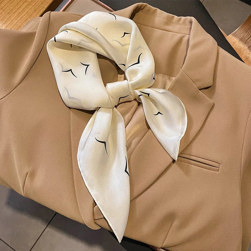 Chique 2023 Zijden Nek Sjaal met Elegante Paardenprint voor Vrouwen - Veelzijdige Vierkante Haarwraps, Foulards en Bandana Opties