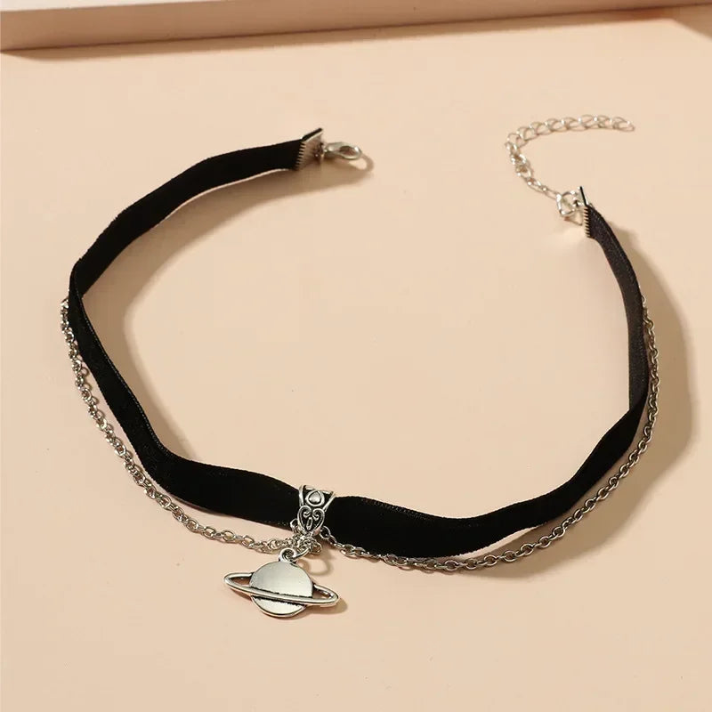 Elegante Vintage Fluwelen Parels Choker - Korte Zwarte Sleutelbeen Kraag Ketting voor Vrouwen - Perfecte Gotische Accessoire