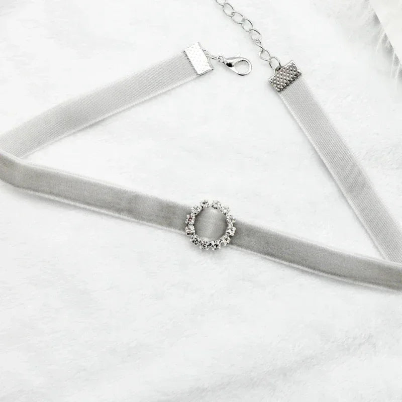 Elegante Vintage Fluwelen Parels Choker - Korte Zwarte Sleutelbeen Kraag Ketting voor Vrouwen - Perfecte Gotische Accessoire