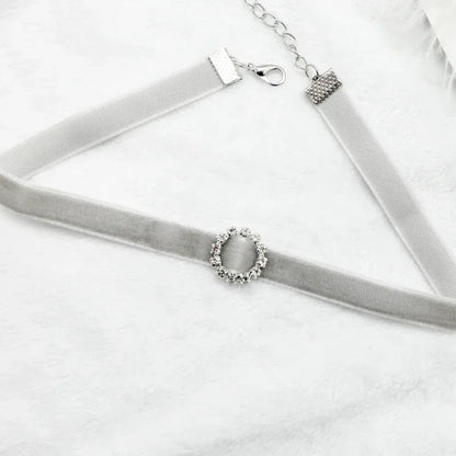 Elegante Vintage Fluwelen Parels Choker - Korte Zwarte Sleutelbeen Kraag Ketting voor Vrouwen - Perfecte Gotische Accessoire