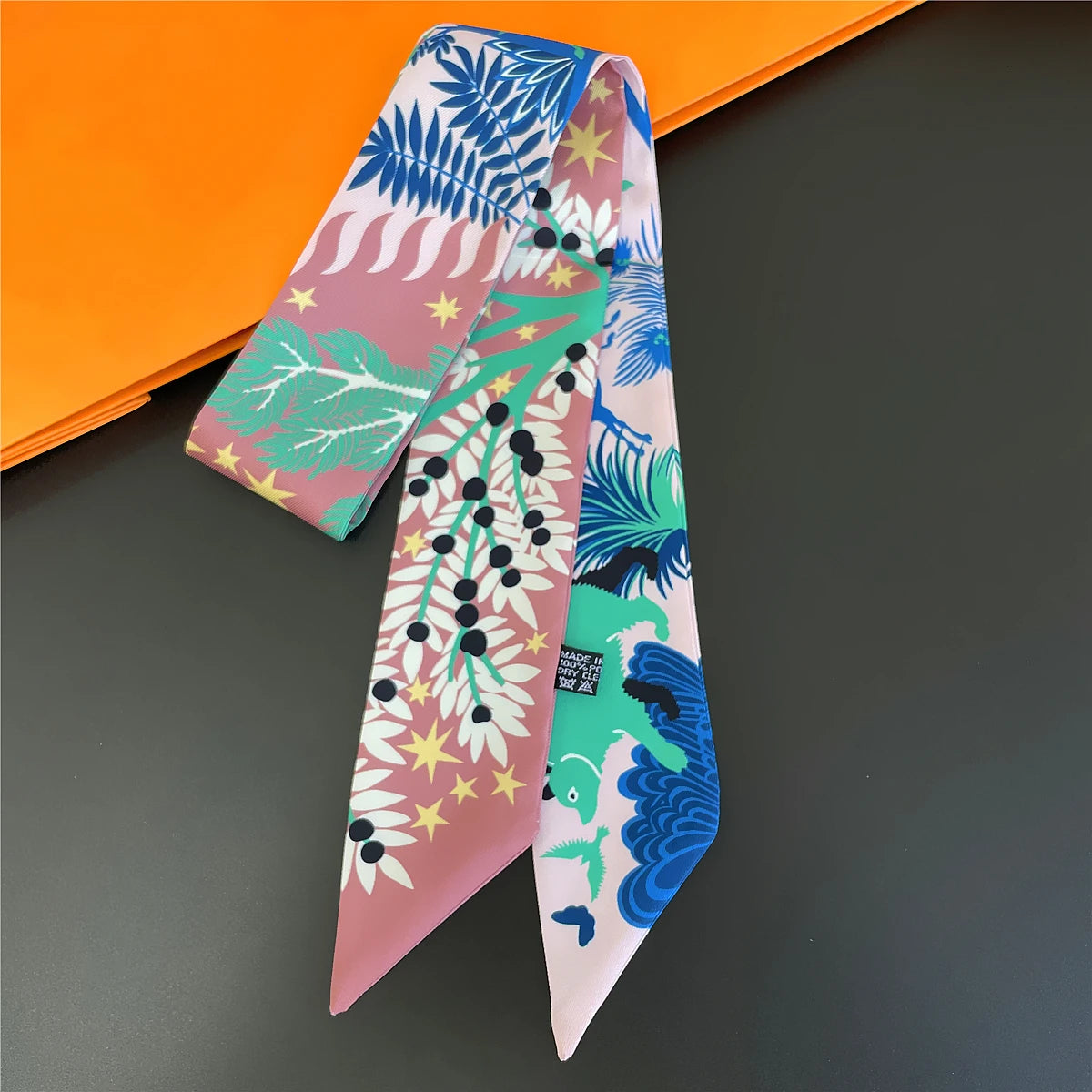 2024 Chic Zebra Florale Zijden Sjaal - Luxe Modeaccessoire voor Vrouwen, Veelzijdige Haarband, Stijlvolle Neckerchief en Elegante Tas Sjaal