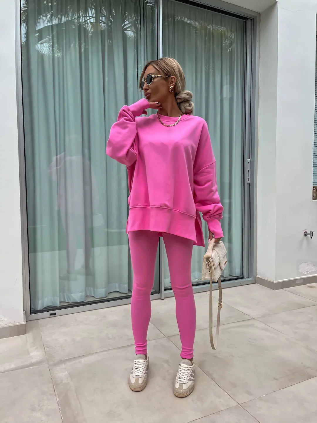 Stijlvolle Lente/Zomer 2024 Dames 2-Piece Set: Trendy Loose-Fit Sweater en Strakke Broeken Combinatie