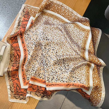 Chique 2023 Zijden Nek Sjaal met Elegante Paardenprint voor Vrouwen - Veelzijdige Vierkante Haarwraps, Foulards en Bandana Opties