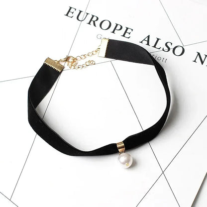 Elegante Vintage Fluwelen Parels Choker - Korte Zwarte Sleutelbeen Kraag Ketting voor Vrouwen - Perfecte Gotische Accessoire
