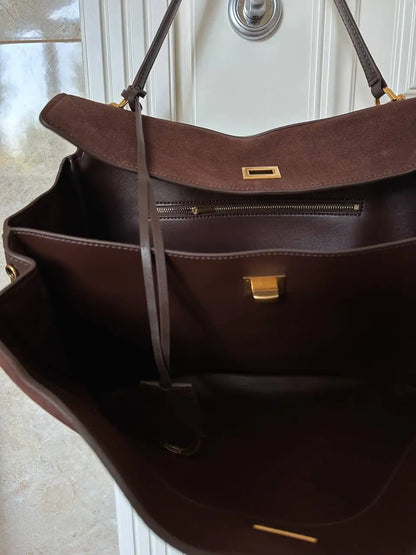 Chique Echte Leren Bruine Suède Tote Bags voor Vrouwen - Elegante Gouden Buckle Schoudertassen van Luxe Merk Rodeo