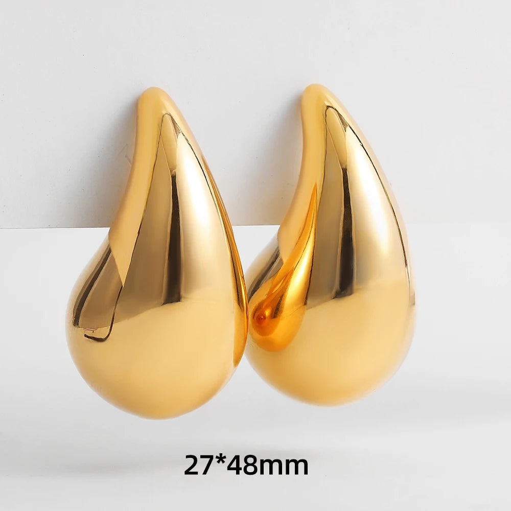 Chic Goudkleurige Chunky Oorbellen voor Vrouwen - Vintage-Stijl Roestvrij Staal met Glanzende Afwerking en Textuur Geometrisch Ontwerp