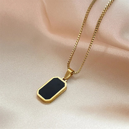 Chic Minimalistische Zwarte Epoxy Rechthoekige Hanger Kettingen voor Mannen en Vrouwen - Elegante Gouden Tonic Sieraden voor Verjaardagen en Dagelijks Gebruik