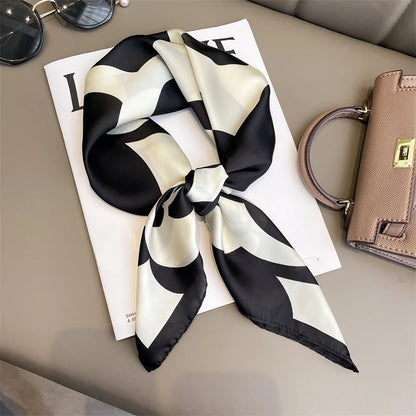 Chic Satijnen Zijden Geruite Sjaal voor Vrouwen - Elegante Hals- en Haarband, Perfect voor Werk en Mode in 2021 - Stijlvolle Hijab en Foulard Accessoire
