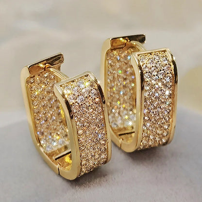 Elegante Huitan Bling CZ Hoops oorbellen voor Vrouwen - Luxe Gouden of Zilveren Modejuwelen voor de Moderne Dame