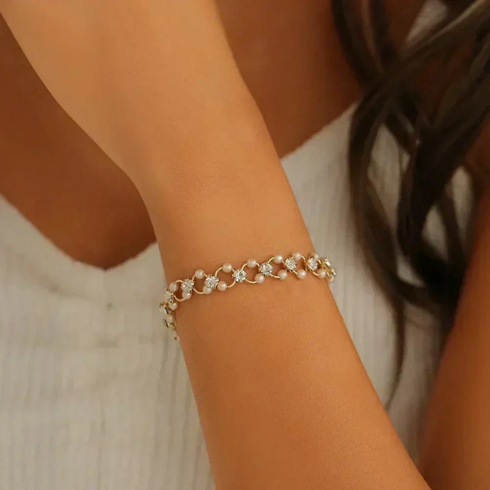 Charmante 4-delige set van modieuze slangen geïnspireerde groene edelstenen armbanden met fonkelende rhinestones – Perfecte metalen armbanden voor vrouwen's verjaardagen, feesten en kerstcadeaus!