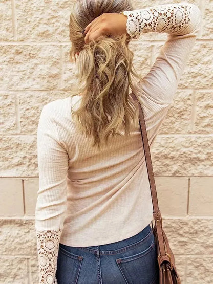 Chic Ronde Hals Lange Mouw T-Shirt met Gestikte Kant Mouwen – Perfect voor de Herfst en Winter!