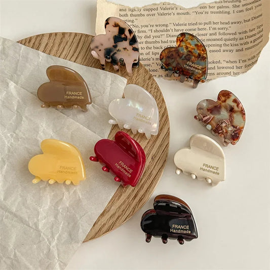 Charmante Mini Hartvormige Acryl Haarclips - Stijlvolle Franse Haifinnen voor Vrouwen, Perfect voor Veelzijdige Franje Styling!