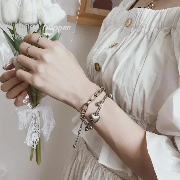 Charmante 4-delige set van modieuze slangen geïnspireerde groene edelstenen armbanden met fonkelende rhinestones – Perfecte metalen armbanden voor vrouwen's verjaardagen, feesten en kerstcadeaus!