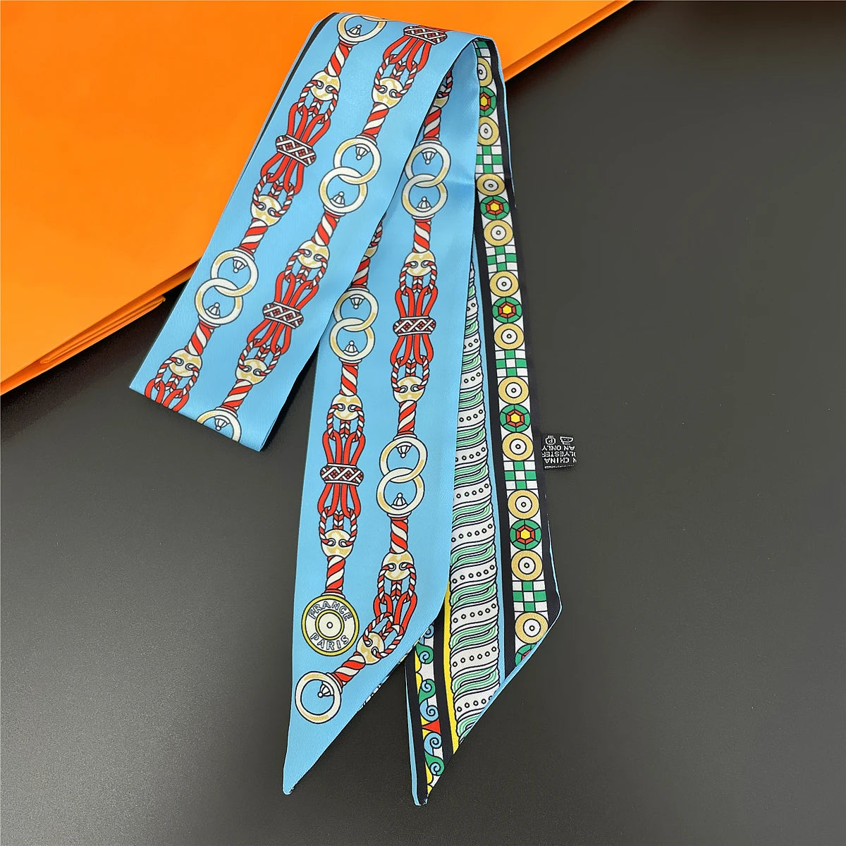 2024 Chic Zebra Florale Zijden Sjaal - Luxe Modeaccessoire voor Vrouwen, Veelzijdige Haarband, Stijlvolle Neckerchief en Elegante Tas Sjaal