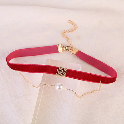 Elegante Vintage Fluwelen Parels Choker - Korte Zwarte Sleutelbeen Kraag Ketting voor Vrouwen - Perfecte Gotische Accessoire