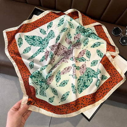 Chique 2024 Luipaardprint Vierkante Sjaal - Vrouwen Stijlvolle Imitatie Zijde Accessoire, Perfect voor Casual Looks & Veelzijdige Styling - 70CMx70CM