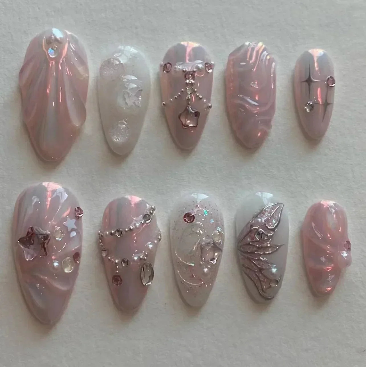 24-delige afneembare Franse nepvalse nagels set met bloem, amandelvorm, sterren en glitters ontwerp - Perfect voor DIY manicure liefhebbers!