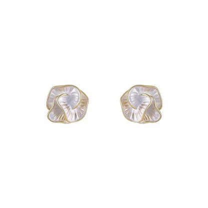 Elegante Camellia Oorbellen - Chique en Strapazzierte Bloemontwerp voor Vrouwen - Een Snufje Luxe Mode