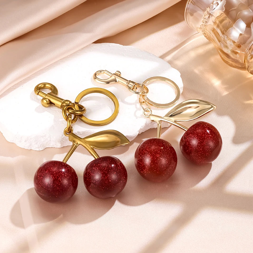 ZAKOL Stijlvolle Rode Kers Sleutelhanger - Vrolijke Zomerfruit Hanger Sleutelhanger voor Mannen en Vrouwen - Perfecte Sieraden Tasaccessoire Cadeau