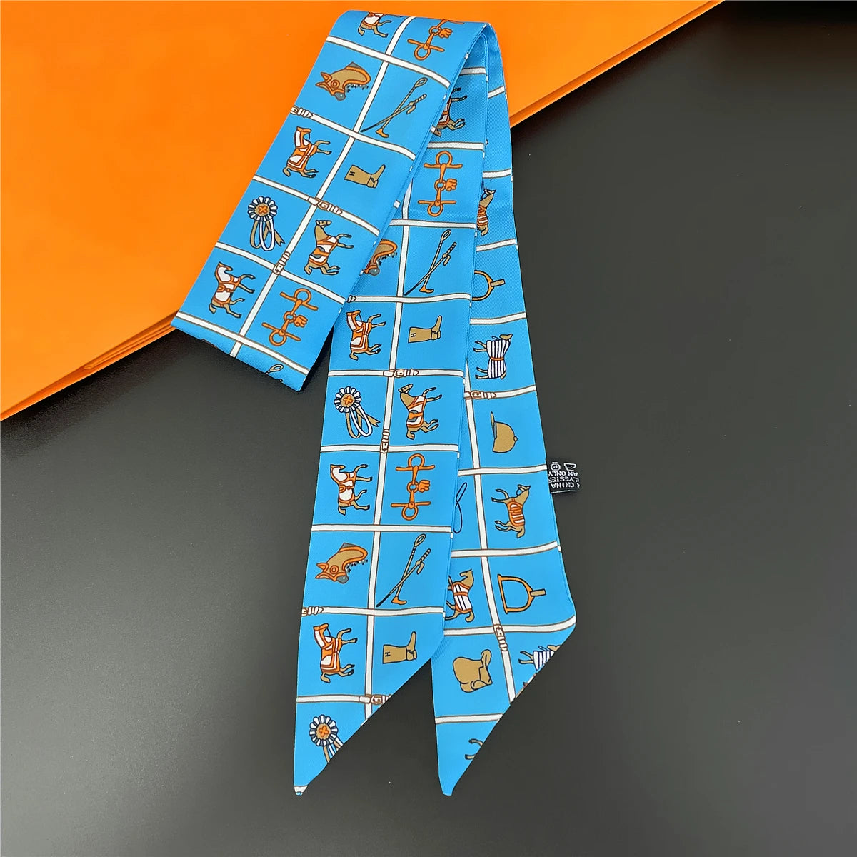 2024 Chic Zebra Florale Zijden Sjaal - Luxe Modeaccessoire voor Vrouwen, Veelzijdige Haarband, Stijlvolle Neckerchief en Elegante Tas Sjaal