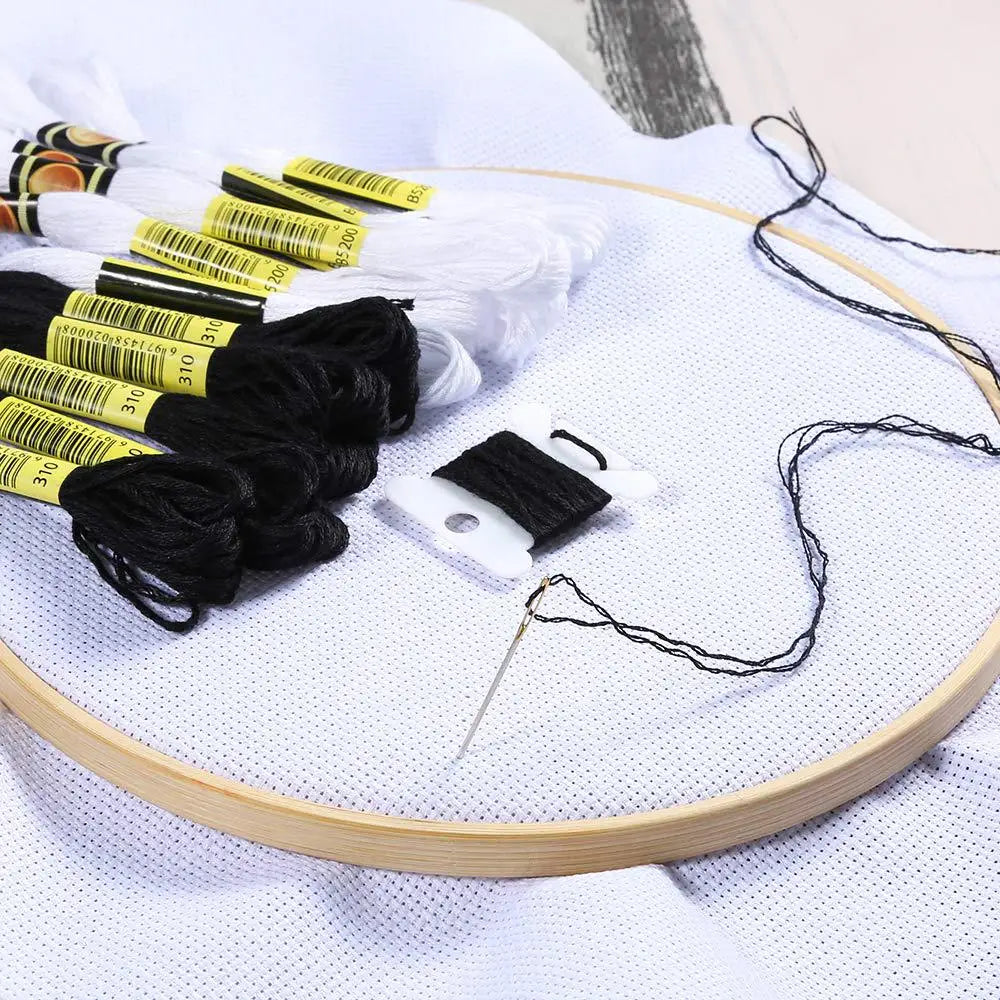 Fil à broder noir et blanc 24 échevettes point de croix couture broderie DIY loisirs créatifs