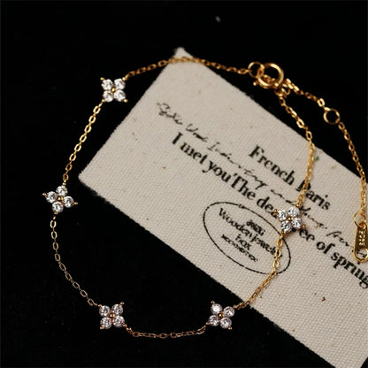 Elegante 2024 Kristallen Bloem RVS Armband voor Vrouwen - Chic Koreaanse Sieraad Accessoire Perfect voor Jubilea