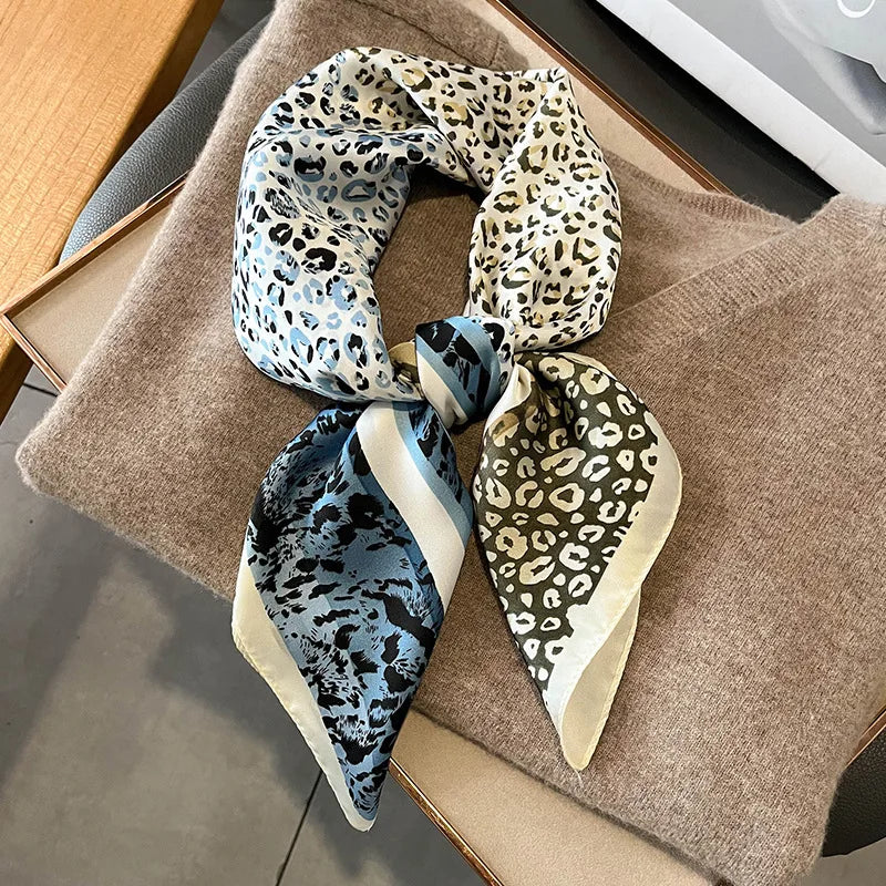 Chique 2023 Zijden Nek Sjaal met Elegante Paardenprint voor Vrouwen - Veelzijdige Vierkante Haarwraps, Foulards en Bandana Opties