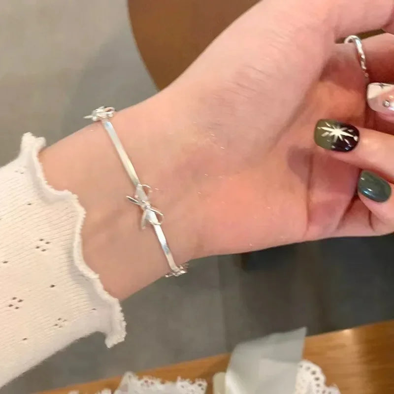 Charmante LATS Mode Zoete Strikarmbanden voor Vrouwen en Meisjes – Oogverblindende Ribbons Strik op een Stijlvolle Slangenketting – Perfecte Feest Sieraad Cadeau!