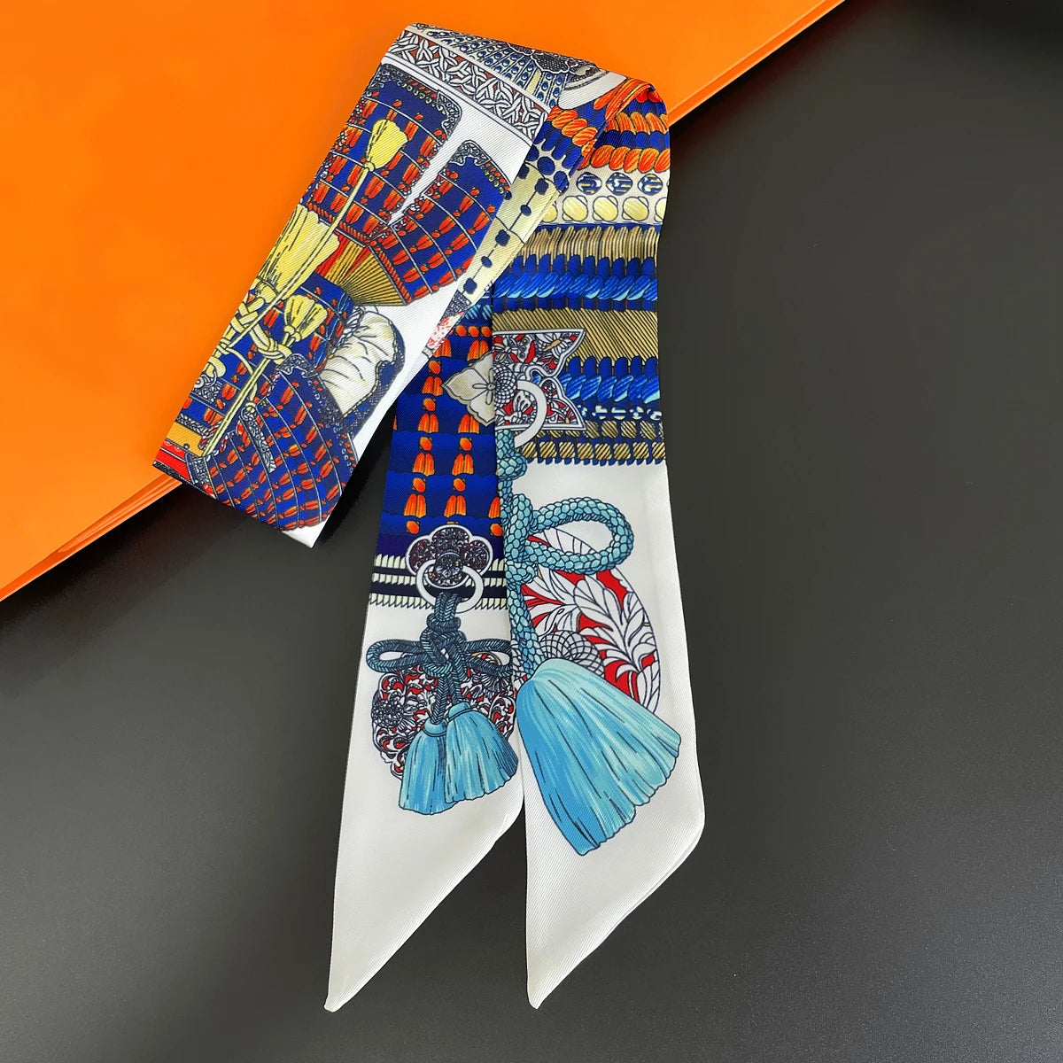 2024 Chic Zebra Florale Zijden Sjaal - Luxe Modeaccessoire voor Vrouwen, Veelzijdige Haarband, Stijlvolle Neckerchief en Elegante Tas Sjaal