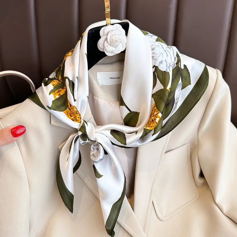Chic Satijnen Zijden Geruite Sjaal voor Vrouwen - Elegante Hals- en Haarband, Perfect voor Werk en Mode in 2021 - Stijlvolle Hijab en Foulard Accessoire