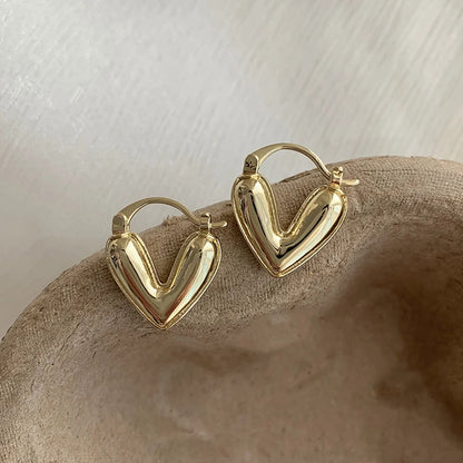 2023 Mode Hartvormige Stud Oorbellen voor Dames - Koreaans Geïnspireerde Elegante Lichtgewicht Luxe Liefdesdruppels - Chique Sieraad Cadeau voor Meisjes