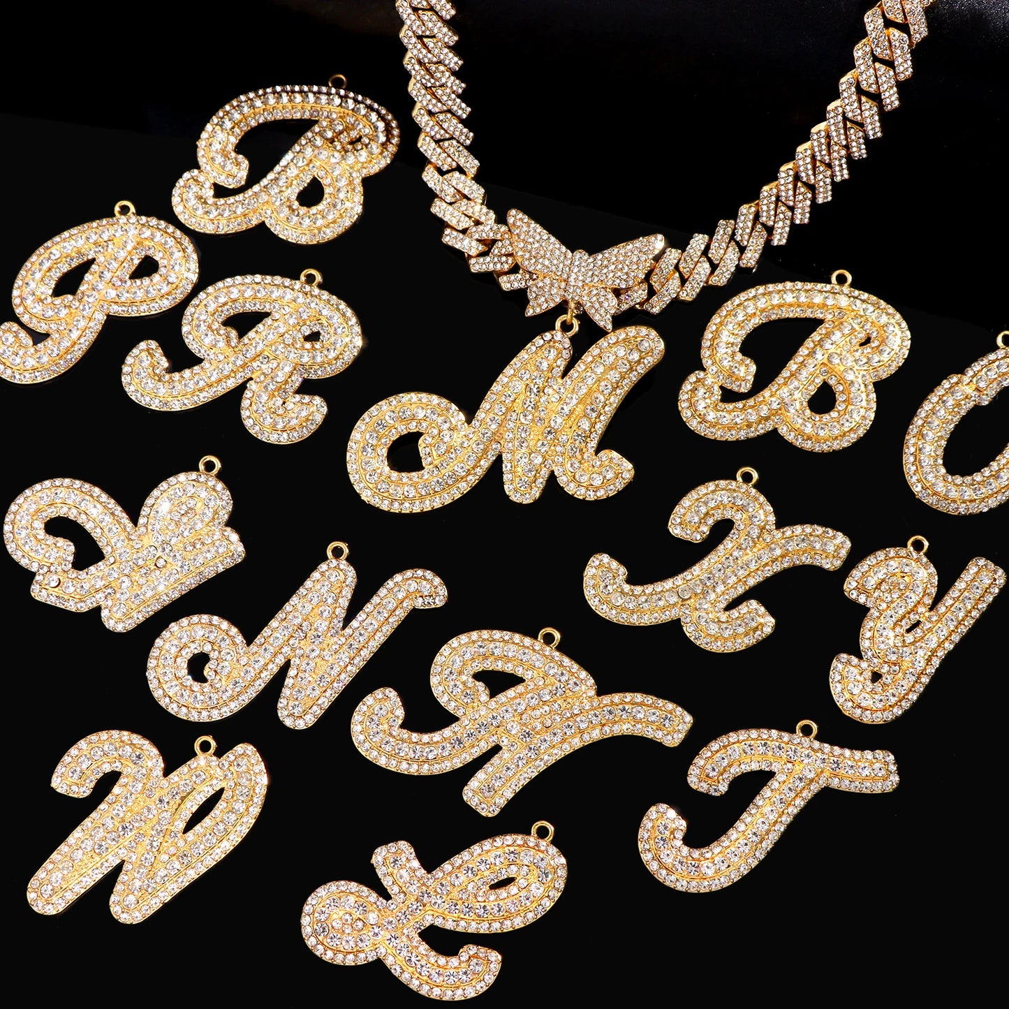 Trendy 14MM Gouden en Zilveren Cubaanse Ketting met Micro Geplaveide Vlinder Letter Initialen – Perfect Cadeau voor Vrouwen in Hip-Hop Stijl