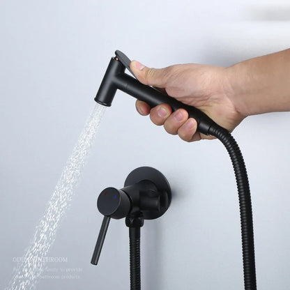 Elegantly Ontworpen Fliger Messing Handheld Bidet Sprayer - De Ultieme Hygiënische Douchekraan voor Uw Toilet met Warm en Koud Water Opties - Handig Draagbare Bidet Ervaring