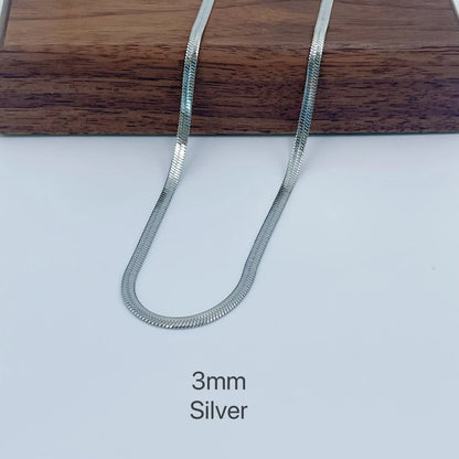Strakke Unisex Gouden Herringbone Slangenketting Choker Halsband van RVS - Het Perfecte Mode Sieraden Geschenk voor Iedereen