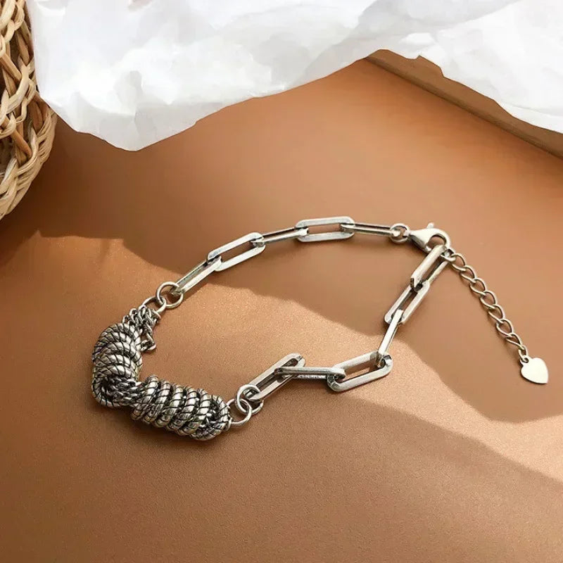 Charmante 4-delige set van modieuze slangen geïnspireerde groene edelstenen armbanden met fonkelende rhinestones – Perfecte metalen armbanden voor vrouwen's verjaardagen, feesten en kerstcadeaus!
