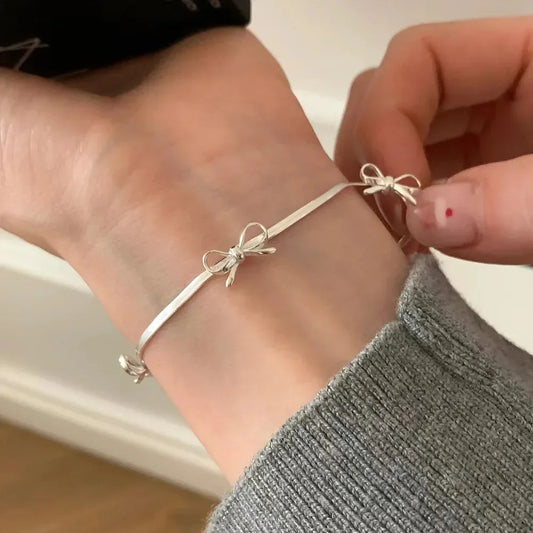 Charmante LATS Mode Zoete Strikarmbanden voor Vrouwen en Meisjes – Oogverblindende Ribbons Strik op een Stijlvolle Slangenketting – Perfecte Feest Sieraad Cadeau!