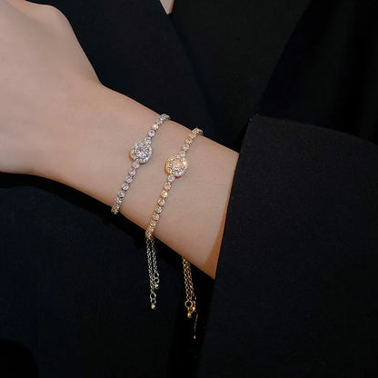 Elegante Koreaanse Vierkante Zirkonia Verstelbare Armband voor Vrouwen - Een Vleugje Licht Luxe en Persoonlijkheid voor Bruiloften en Meer
