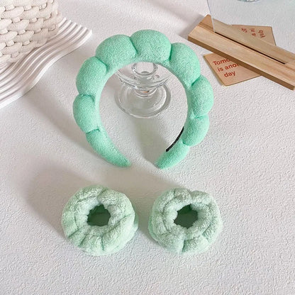 Chique 3-Pack Microfiber Wasbandjes, Scrunchies en Puffy Spa Haarbanden voor Moeiteloze Gezichtsreiniging, Make-up Toepassing en Doucheverzorging!