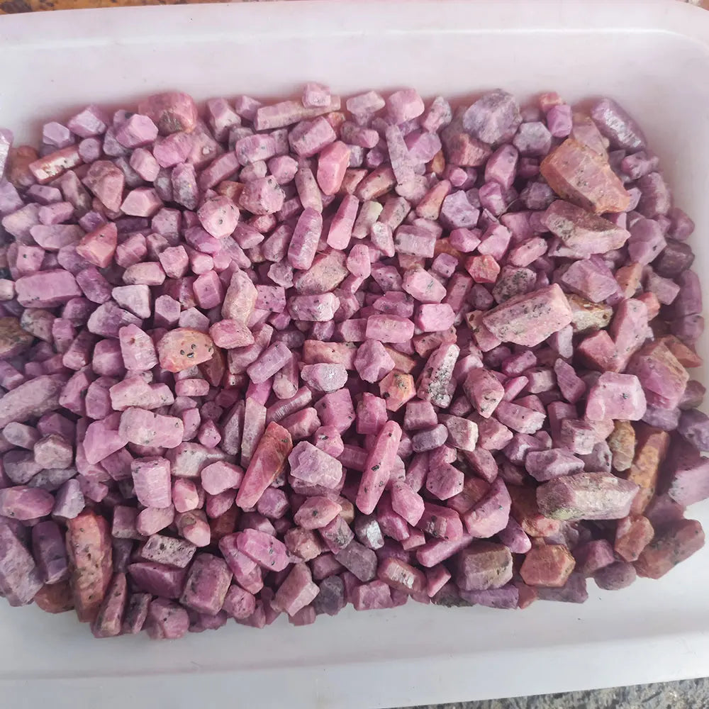 Natural Red Corundum Rough 50g 100g Raw Ruby Stone Bulk Healing Crystals Mineral Specimen for Decor Reiki Craft Supplies