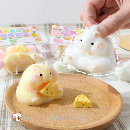 Schattig Knijp Hamster Speelgoed met Kaas - Perfecte Desktop Decoratie en Leuke Stressverlichter voor Kinderen en Tieners! Ideaal Cadeau voor Ontspanning en Fidgeten.