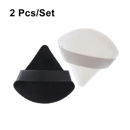 Set van 1 of 2 Zachte Driehoekige Fluwelen Poederpads voor Een Vlekkeloze Make-up Toepassing - Wasbaar, Lichtgewicht en Perfect voor Gezichtspoeder!