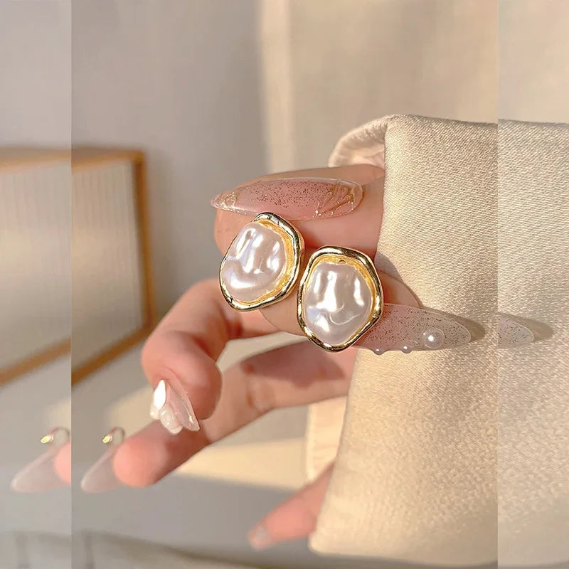 Chic Geometrische Onregelmatige Ronde Metaal Pareloorbellen voor Vrouwen - 2024 Minimalistische Stijl en Unieke Persoonlijkheid - Perfect Trendy Sieraad Geschenk!