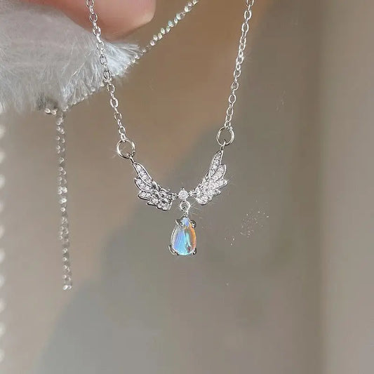 Exquise Lichte Luxe Engel Wings Ketting met Maansteen - Perfect Delicaat Trouw- en Modejuweel voor Vrouwen