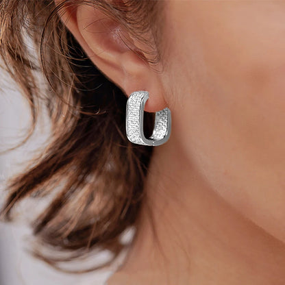 Elegante Huitan Bling CZ Hoops oorbellen voor Vrouwen - Luxe Gouden of Zilveren Modejuwelen voor de Moderne Dame