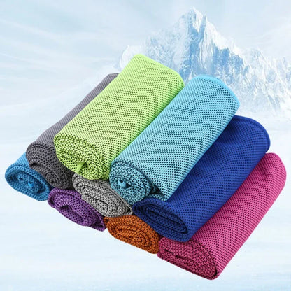 Blijf koel deze zomer met onze draagbare ijszijde handdoek - Perfect voor sport, fitness, hardlopen en zwemmen! Wordt geleverd met een handige siliconen tas!