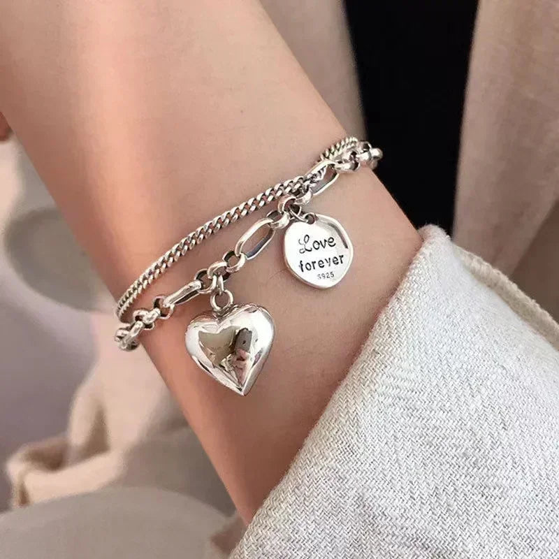 Charmante 4-delige set van modieuze slangen geïnspireerde groene edelstenen armbanden met fonkelende rhinestones – Perfecte metalen armbanden voor vrouwen's verjaardagen, feesten en kerstcadeaus!