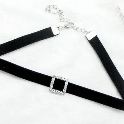 Elegante Vintage Fluwelen Parels Choker - Korte Zwarte Sleutelbeen Kraag Ketting voor Vrouwen - Perfecte Gotische Accessoire