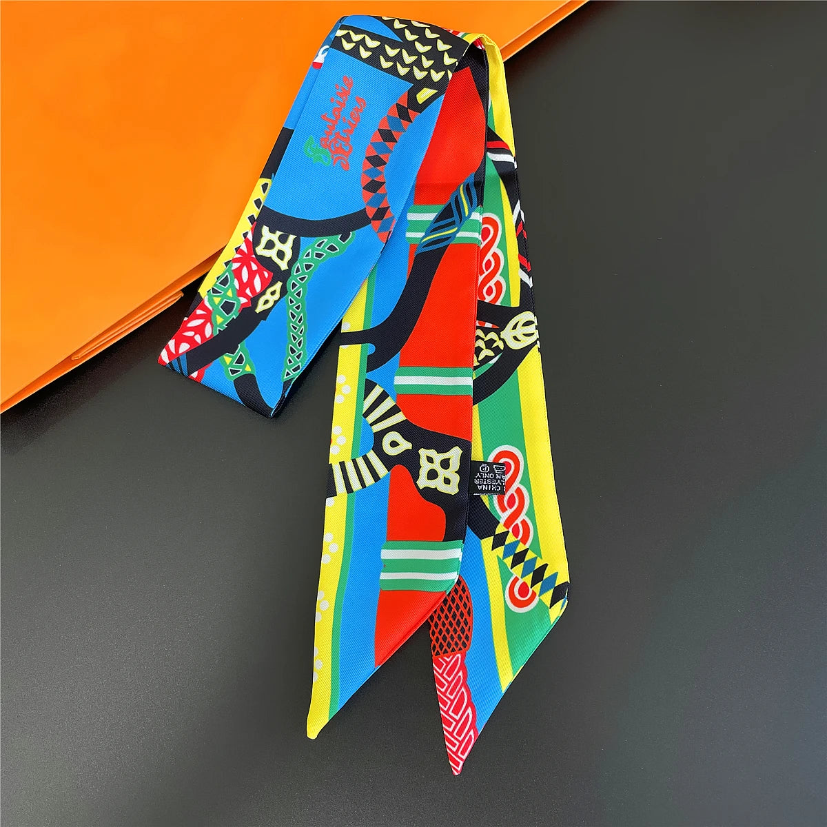 2024 Chic Zebra Florale Zijden Sjaal - Luxe Modeaccessoire voor Vrouwen, Veelzijdige Haarband, Stijlvolle Neckerchief en Elegante Tas Sjaal
